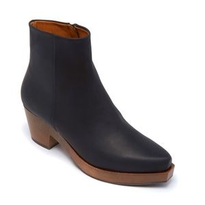 Cyclic Kabuki Clog Women's Size 6 NWOT